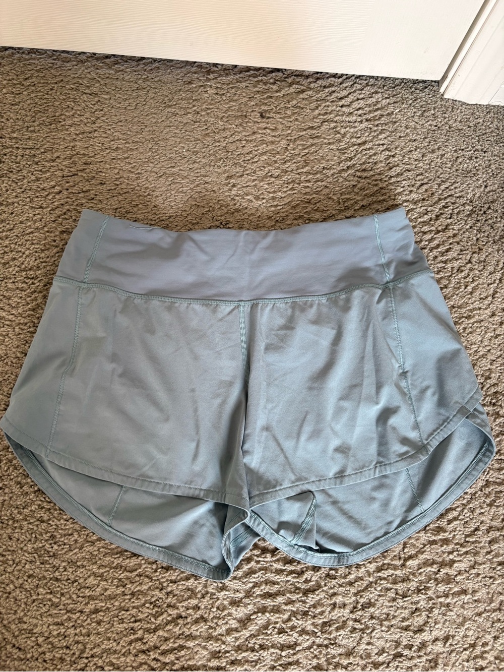 lululemon athletica women's pale blue running shorts
